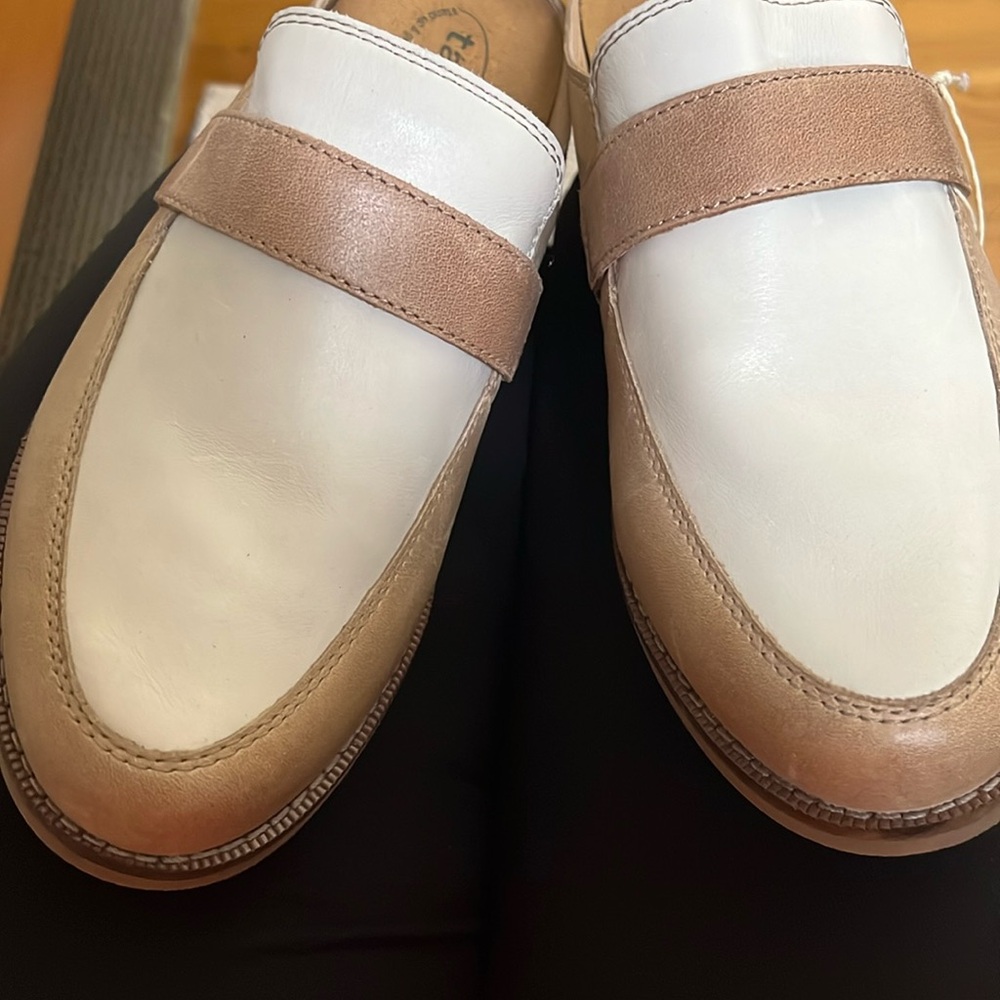 Taos Royal Stone/Off White Multi mule. Never worn. No box.